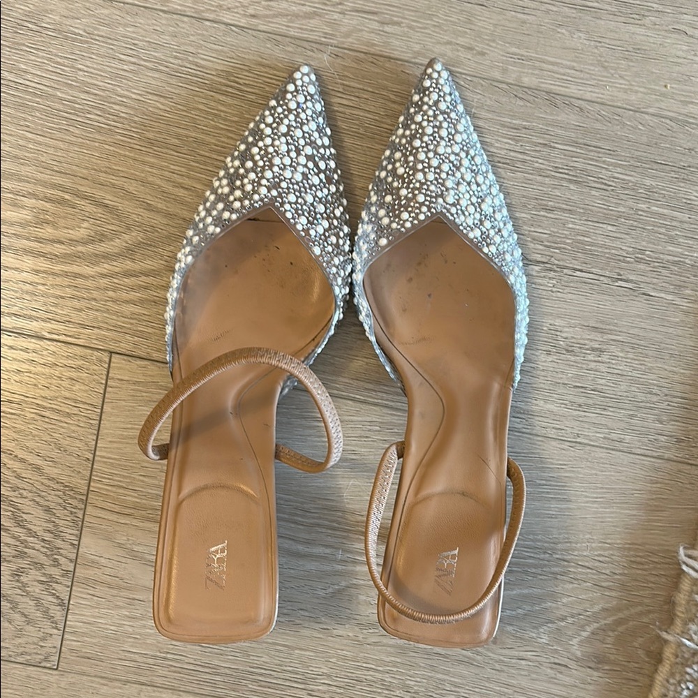 Zara Women's Pointed Toe Heels - Gray and White